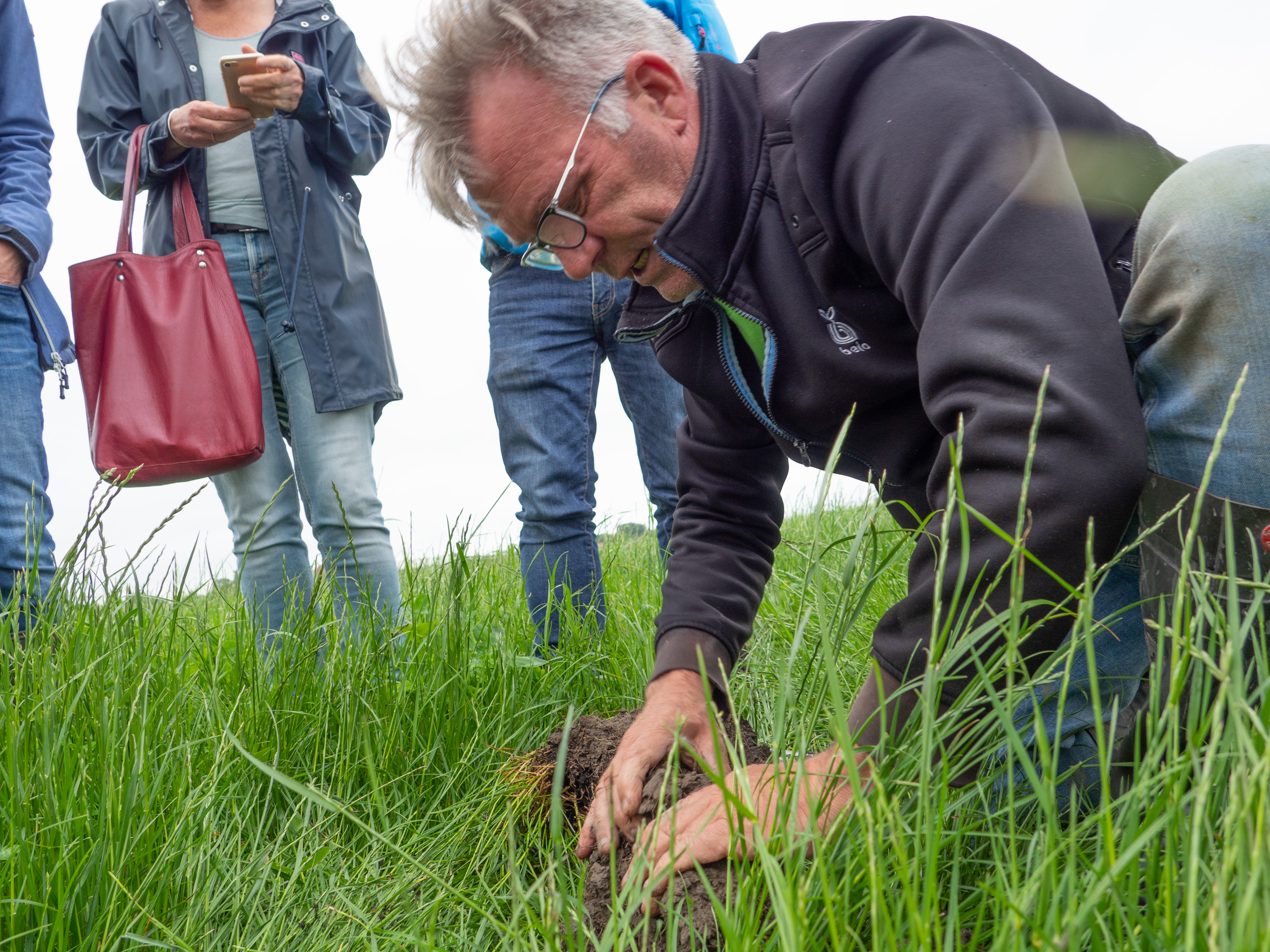 Peter Appelman pakt wat grond 