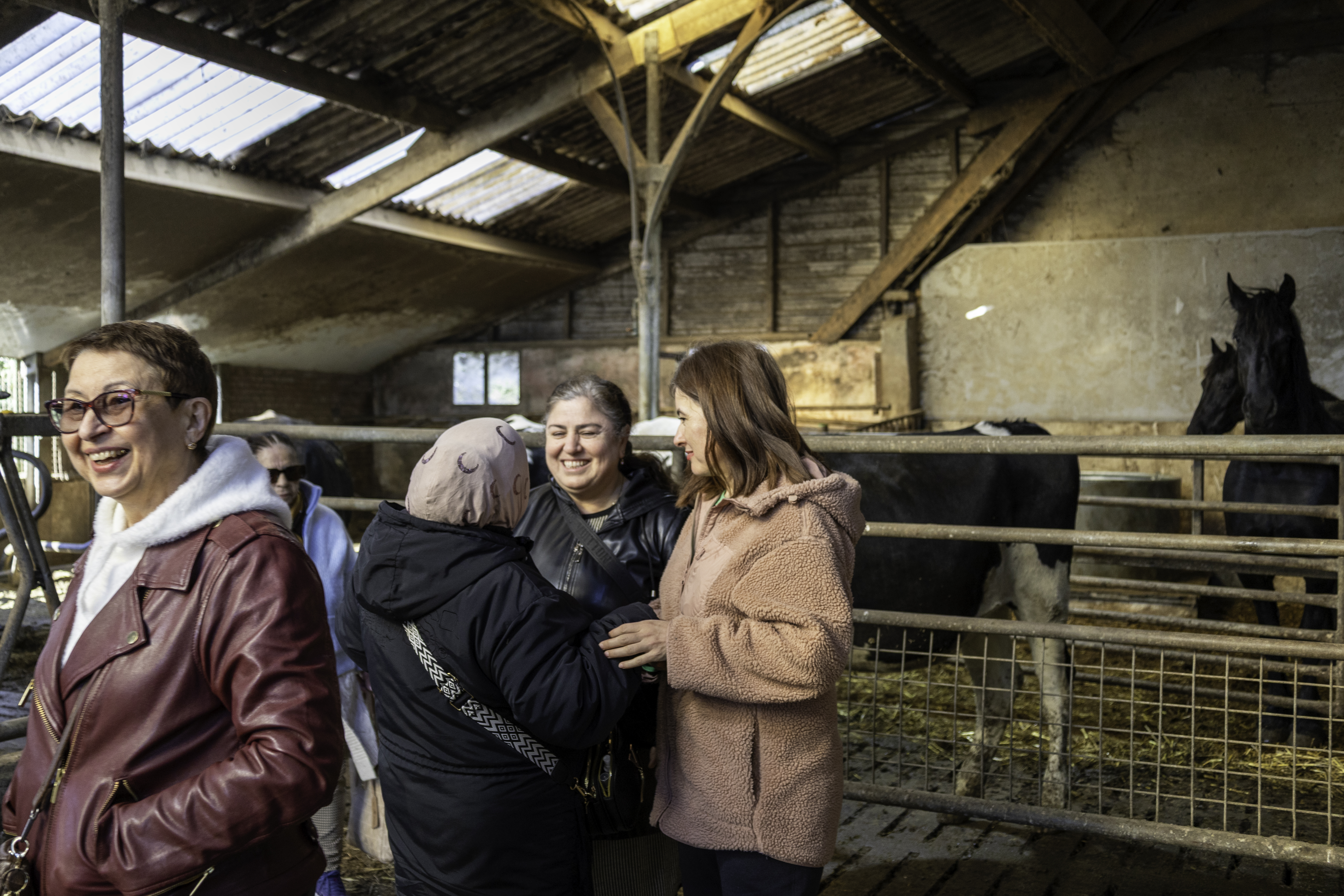 De bijdrage uit het fonds is gekoppeld aan het programma educatieve excursies voor integratie en zelfredzaamheid. In totaal gaan meer dan 40 groepen deelnemen aan het programma. De samenwerking met regionale partners, van musea tot culturele instellingen, buurthuizen en lokale ondernemers, maakt dat het programma breed gedragen wordt.  Excursies als motor voor taal, participatie en zelfredzaamheid De excursies vormen een waardevolle toevoeging op de taallessen van Vonk. Door cursisten in realistische situat