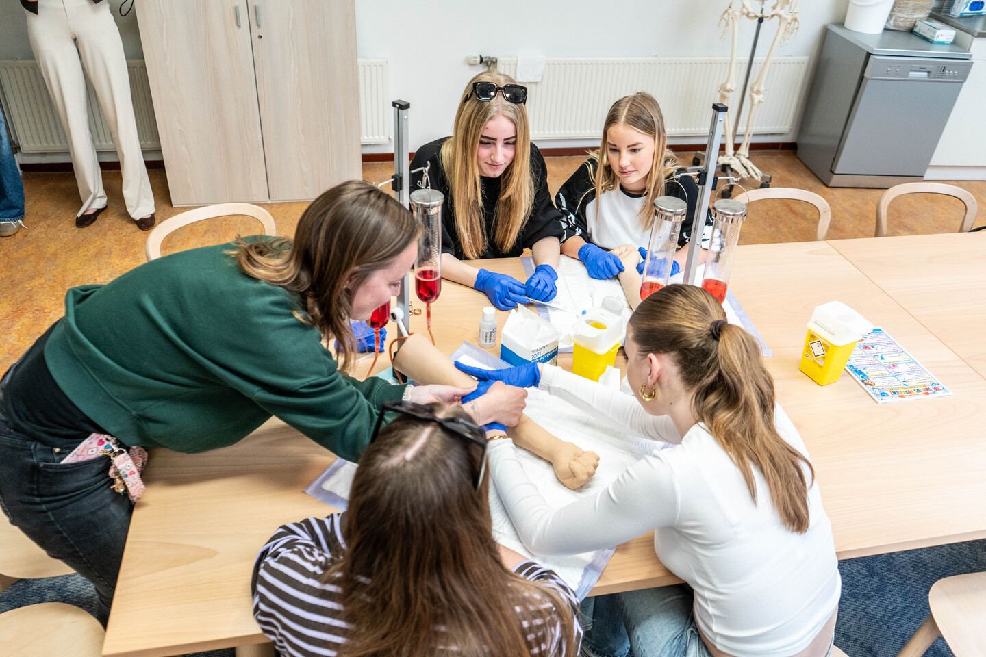Leerlingen Zorg & Welzijn Regius College volgen oriëntatiecursussen Vonk