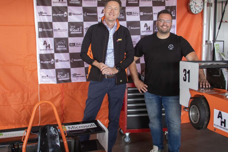 Presentatie en demonstratie Vonk E-raceteam aan Franse agrotech-studenten 12